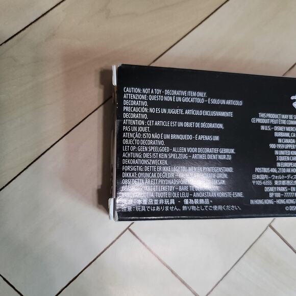 Disney Star Wars Mandalorian Special Edition Collectible Green Key Grogu - Picture 9 of 13